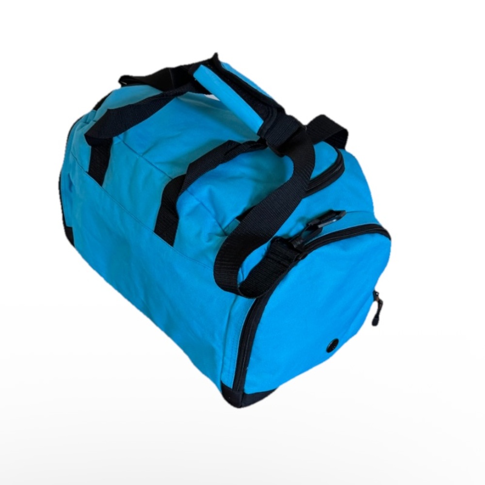 Blue Duffel Bag 19” x 11” Lightweight & Spacious Gently Used Travel/Gym Bag - Picture 2 of 11